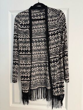 Rue21 Black and Cream Geometric Open-Front Fringe Cardigan